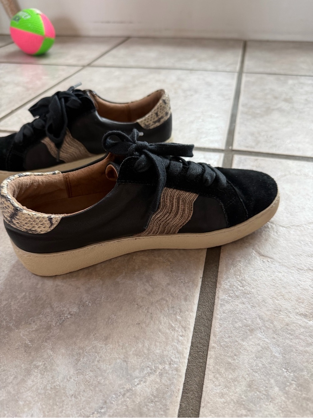 FRYE Webster Wave Low Lace Sneakers Black Suede Snake Print Leather 8.5M - Picture 10 of 10